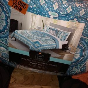 Twin XL Bedding Set